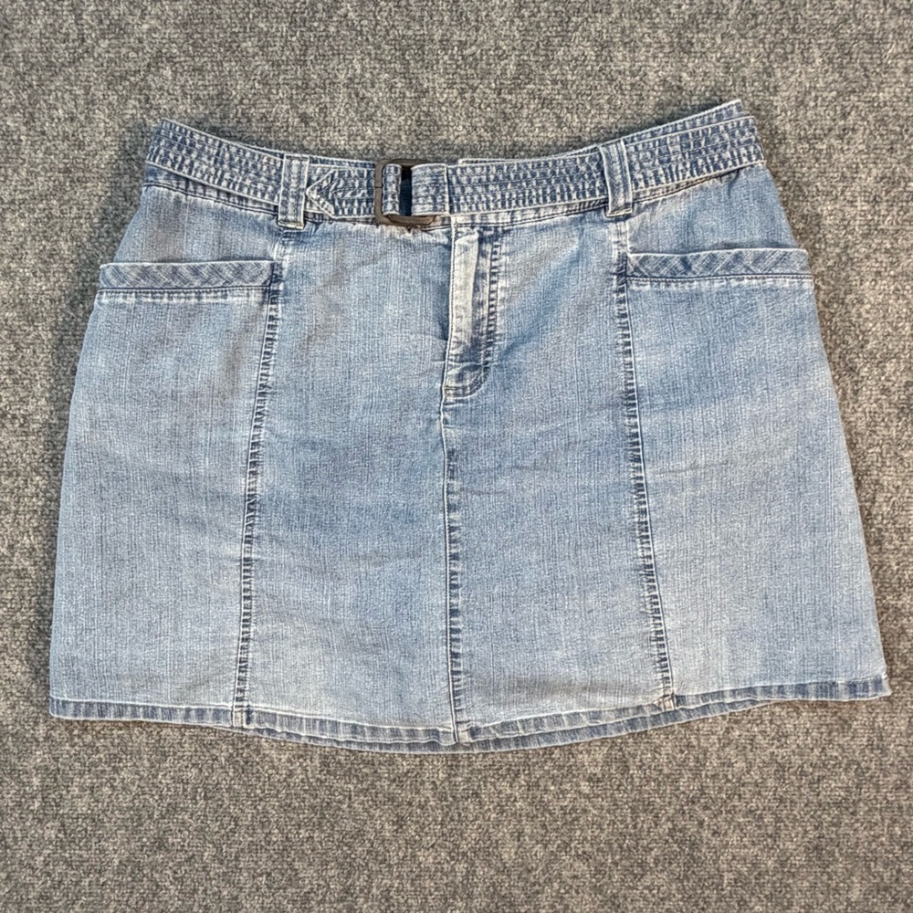 Vintage Y2K White Stag Womens size 12 Belted Denim Skort Medium Wash